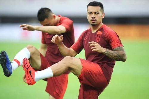 英超直播-沪媒：洛国富被国足放弃 李可恢复状态后仍有机会